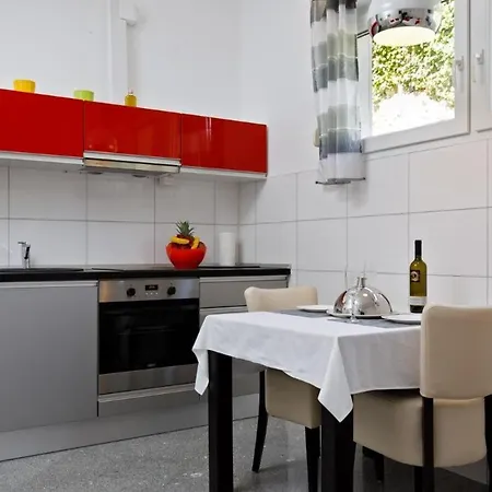 Apartman Fully Equiped Next To The